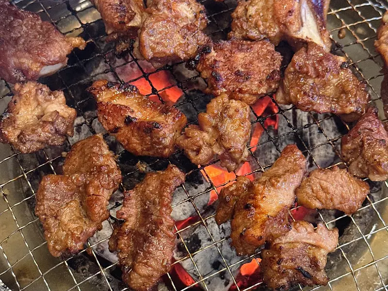 숯불에 구워지는 소갈비살