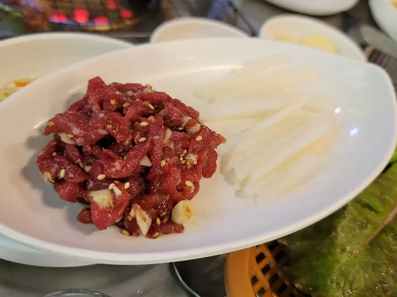 실비식당 한우 육회