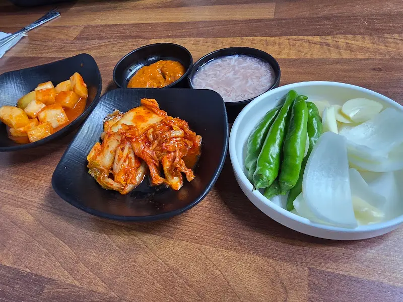 다양한 종류의 밑반찬