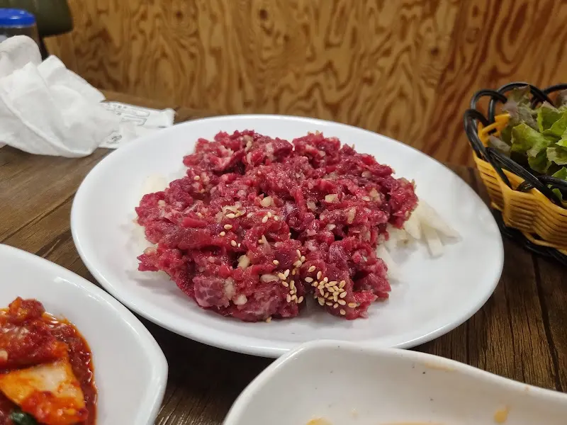 신선한 육회의 자태