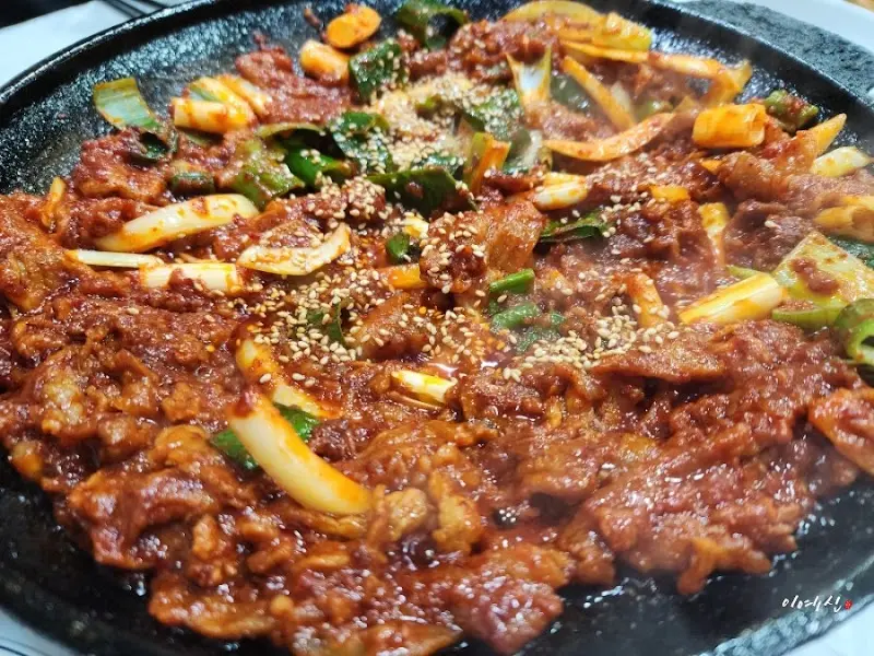 지글거리는 두루치기