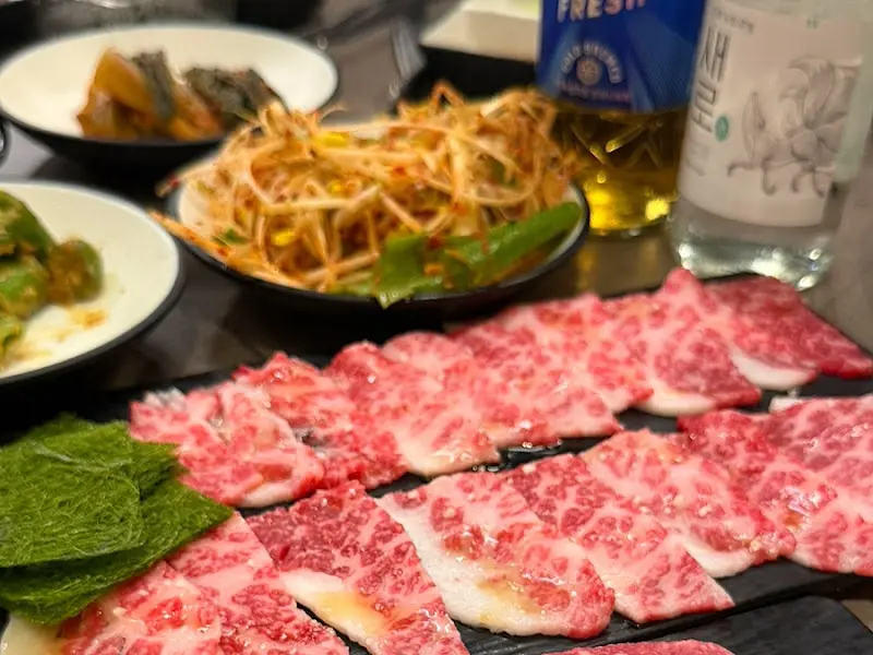 영포화로 차돌박이 사시미와 곁들임