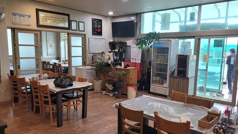 하림보신삼계탕 내부