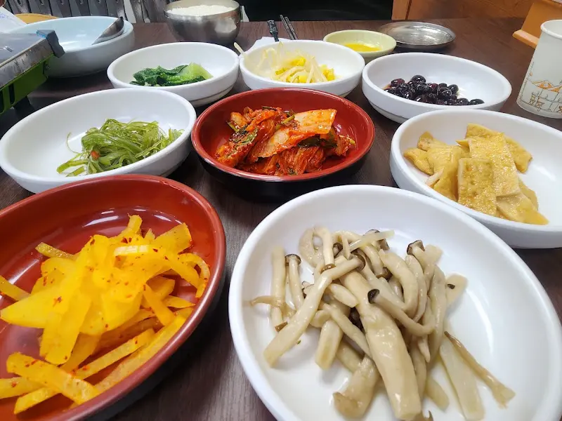 왔다식당 밑반찬