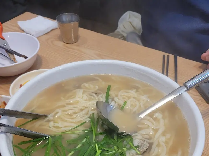 물총 조개 칼국수