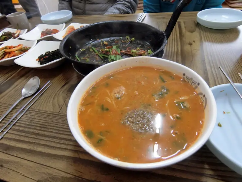 도리뱅뱅이와 어죽 한 상 차림