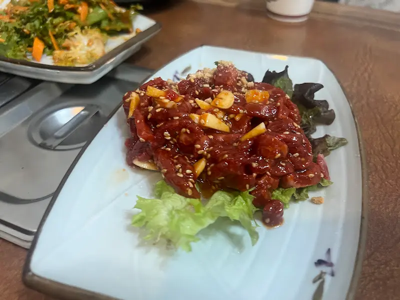 윤기가 흐르는 고추장 육회