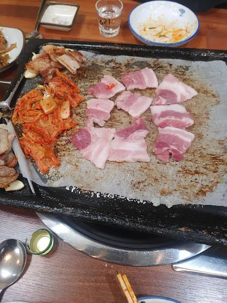 고기 굽는 모습