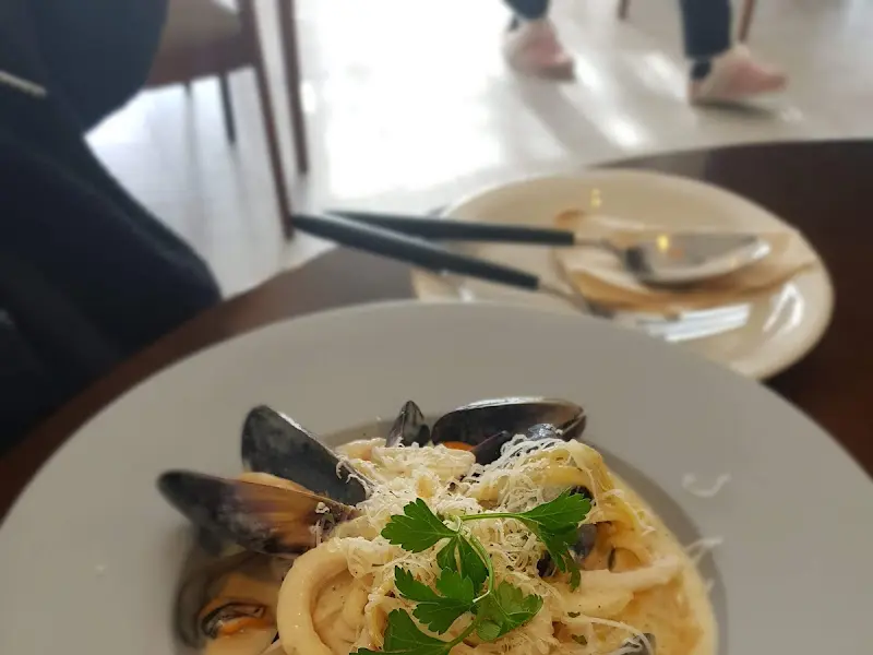 깔끔하고 아늑한 분위기의 라스칼라 내부