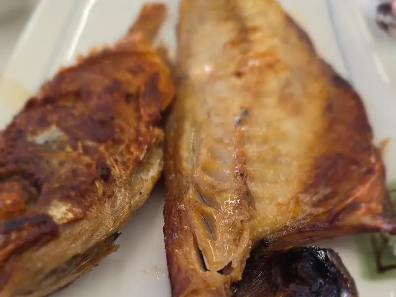 노릇노릇 구워진 생선구이