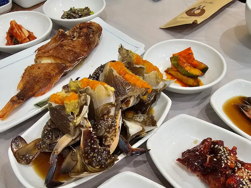 게딱지에 가득 찬 알