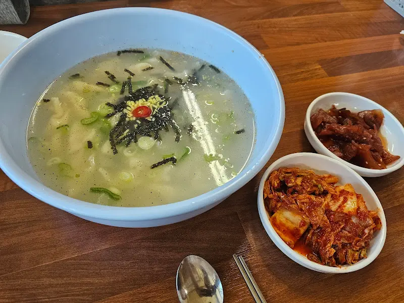 사골수제비와 김치