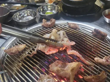 골목 숨은 진주, 서민갑부 상록회관에서 맛보는 추억의 대전 연탄구이 맛집