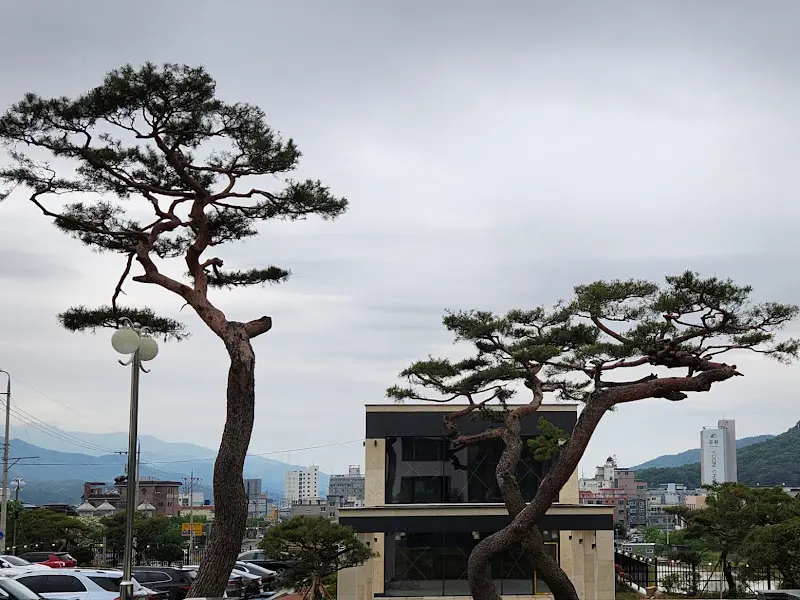 하늘아래 주변 풍경