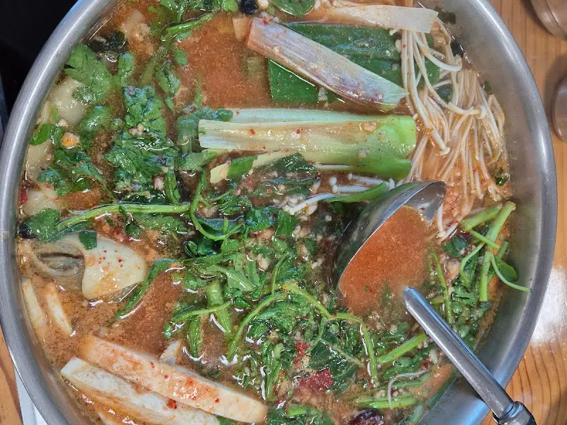 잘 끓여진 매운탕 국물