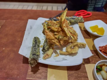 강진 맛집 기행: 전국구 분식, 영동분식에서 혼밥의 행복을 찾다