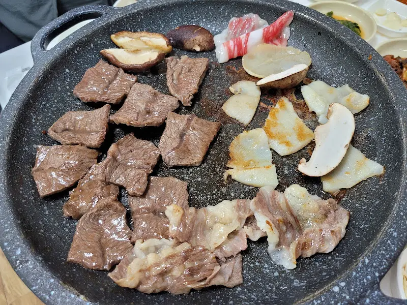 불판 위의 한우