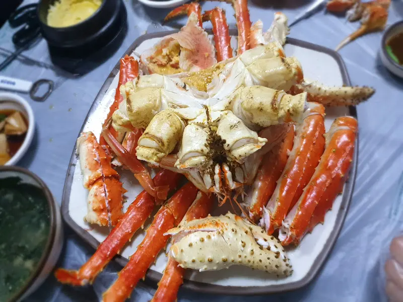 살이 꽉 찬 대게 몸통