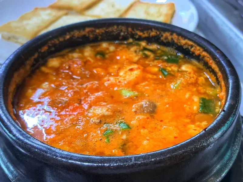 보글보글 끓고 있는 청국장 순두부