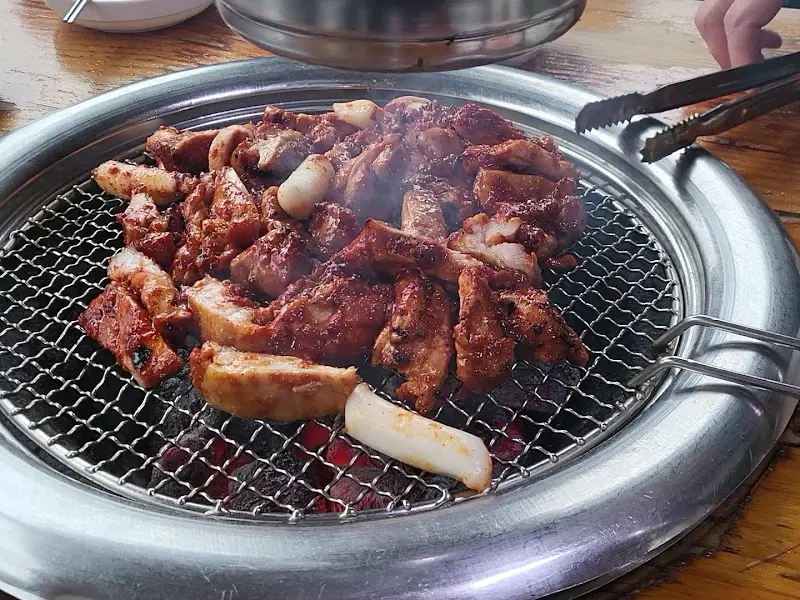 초벌된 닭갈비