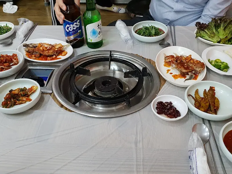 투깔식당 테이블 세팅