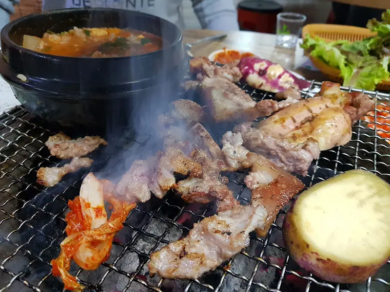 된장찌개와 숯불구이