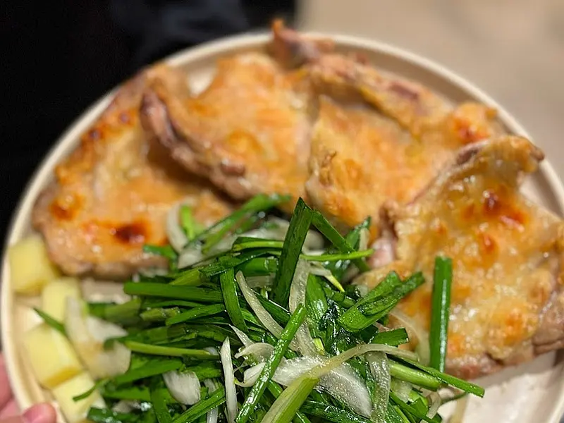 초벌되어 나온 닭갈비