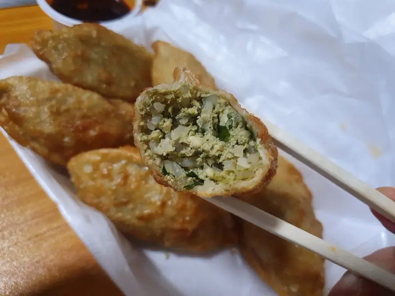 만두 속의 푸짐한 재료들