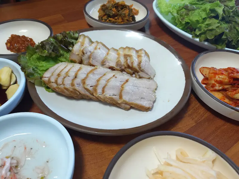 돼지 수육 한 상 차림