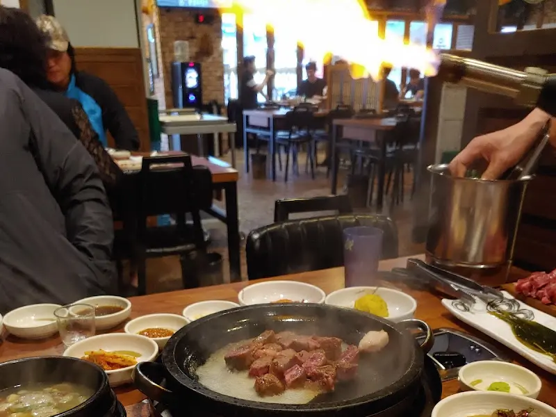 불쇼가 펼쳐지는 모습