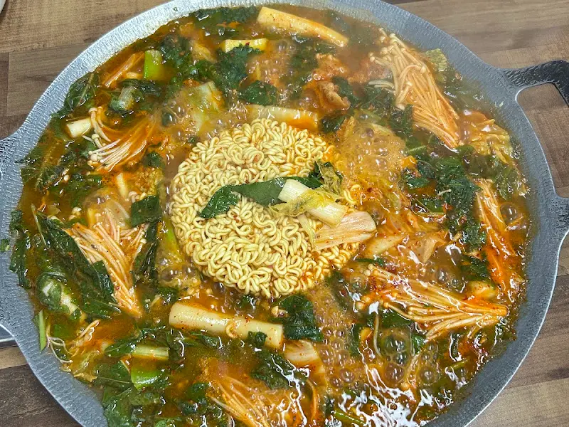 보글보글 끓는 물닭갈비