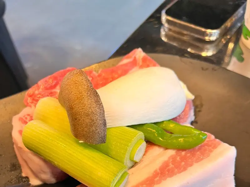 육백탄 숯불구이 한 상 차림