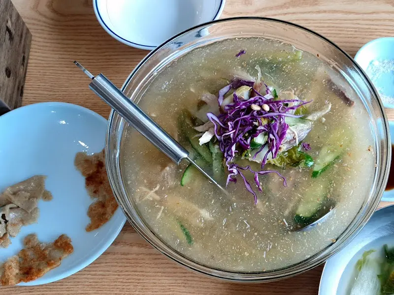 초계탕에 면을 넣기 전 모습