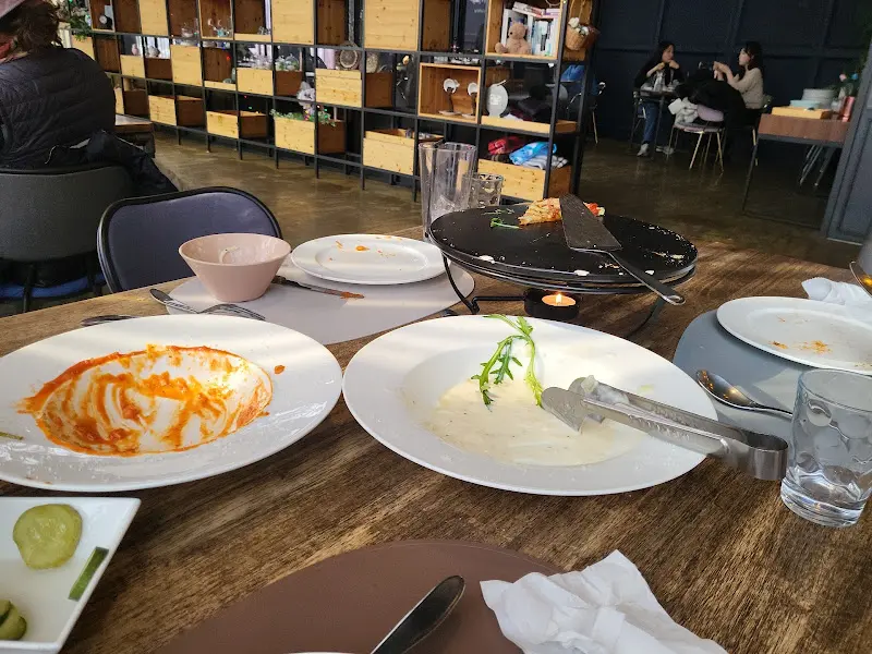 식사 후 테이블