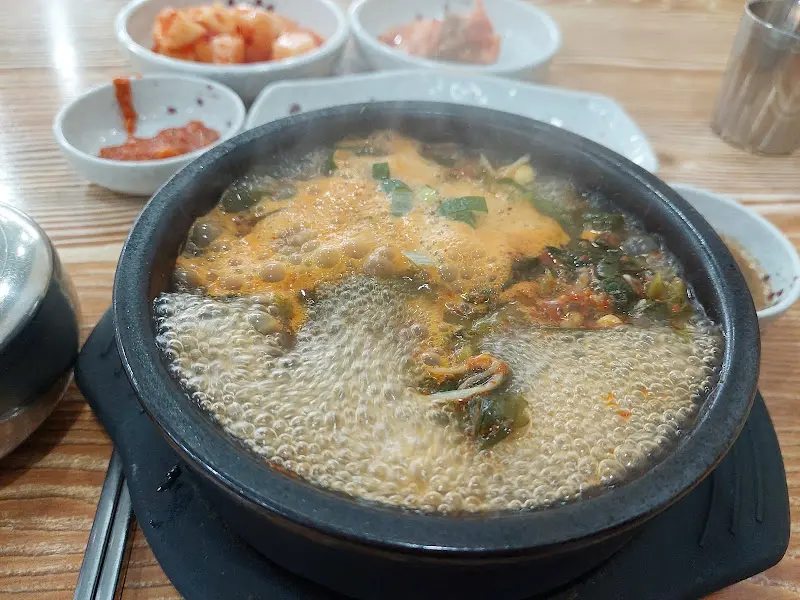 보글보글 끓는 곱창전골