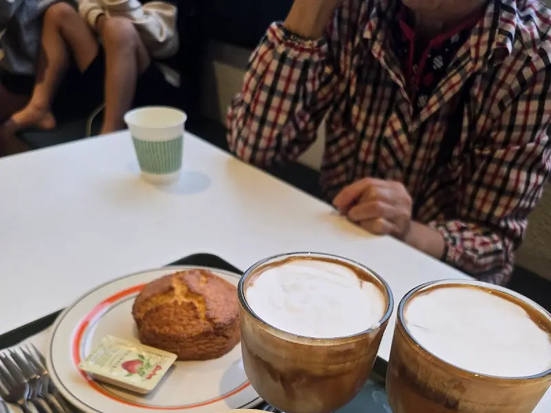 스윗띵 쌀 라떼와 스콘