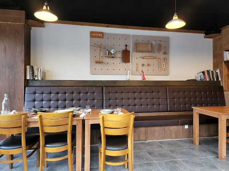 서양국수공방 내부 인테리어