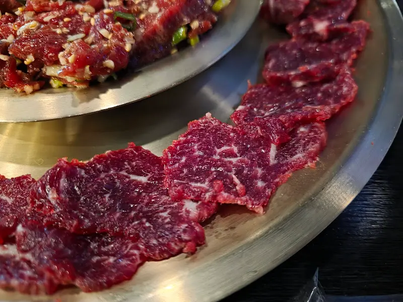 뭉티기 디테일 컷