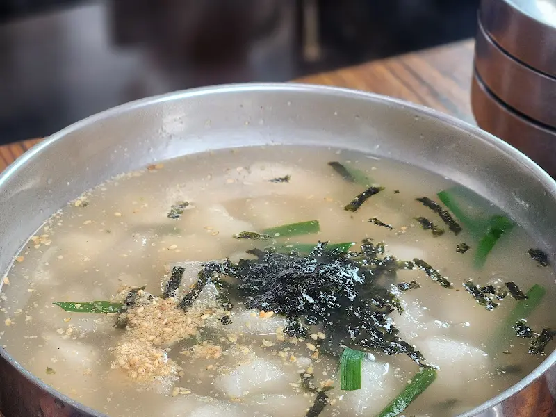 강원도집 감자 옹심이 수제비 클로즈업 사진