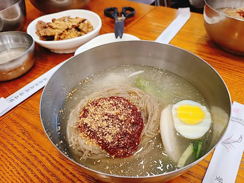 냉면과 돼지갈비