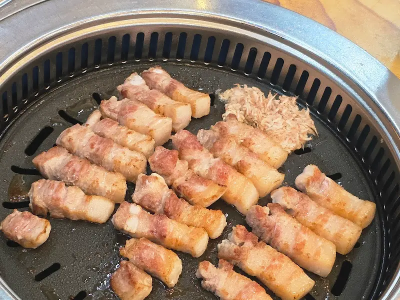 맛찬들왕소금구이 익어가는 삼겹살