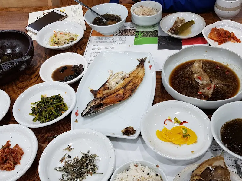 윤기 좔좔 흐르는 고등어구이