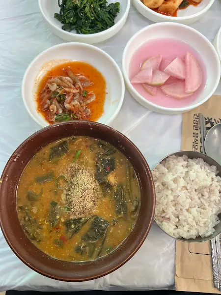 밥 한 공기 뚝딱 비우게 만드는 마성의 추어탕