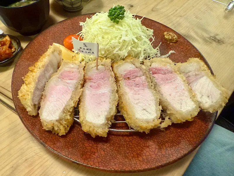 톤쇼우 전체 상차림