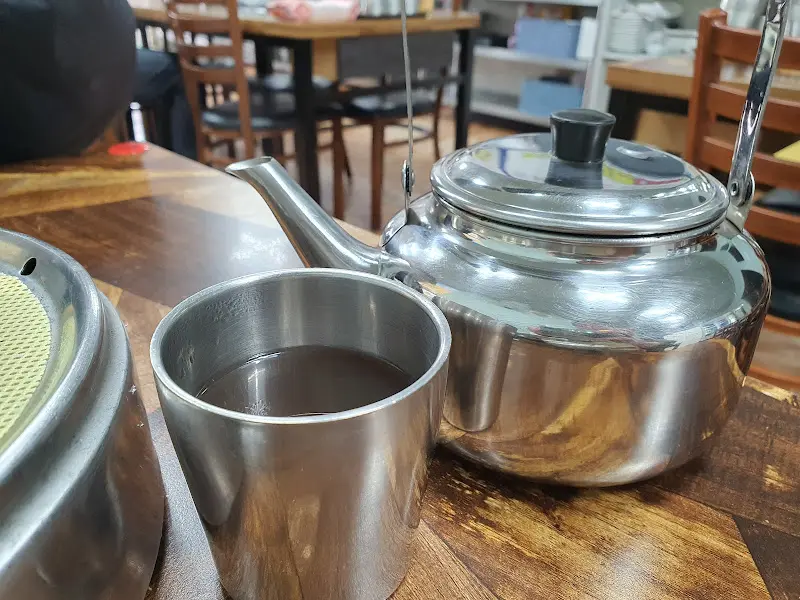 따뜻한 육수 주전자