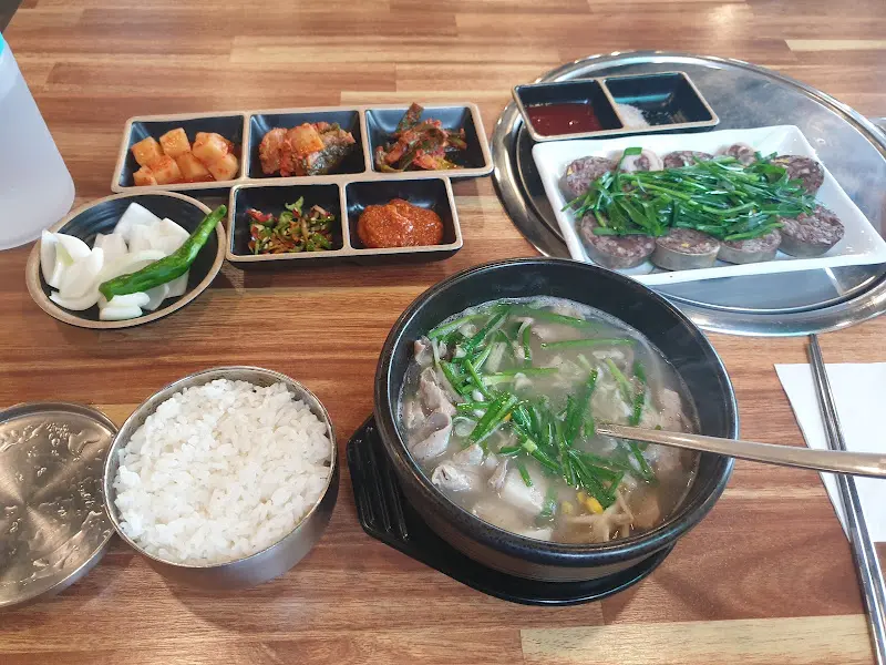 푸짐한 머리국밥