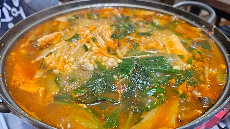 꼼장어송어장의 매운탕