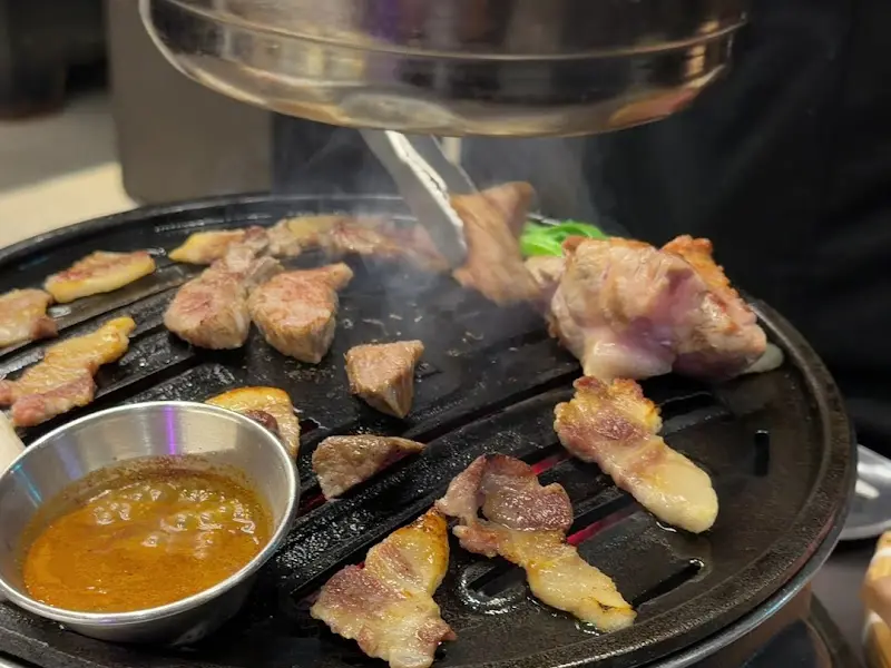 흑돼지 구워지는 모습