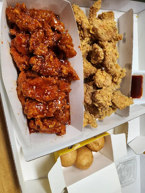 핫후닭과 후라이드 치킨
