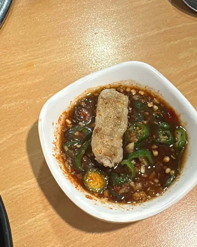 특제 소스에 찍은 곱창